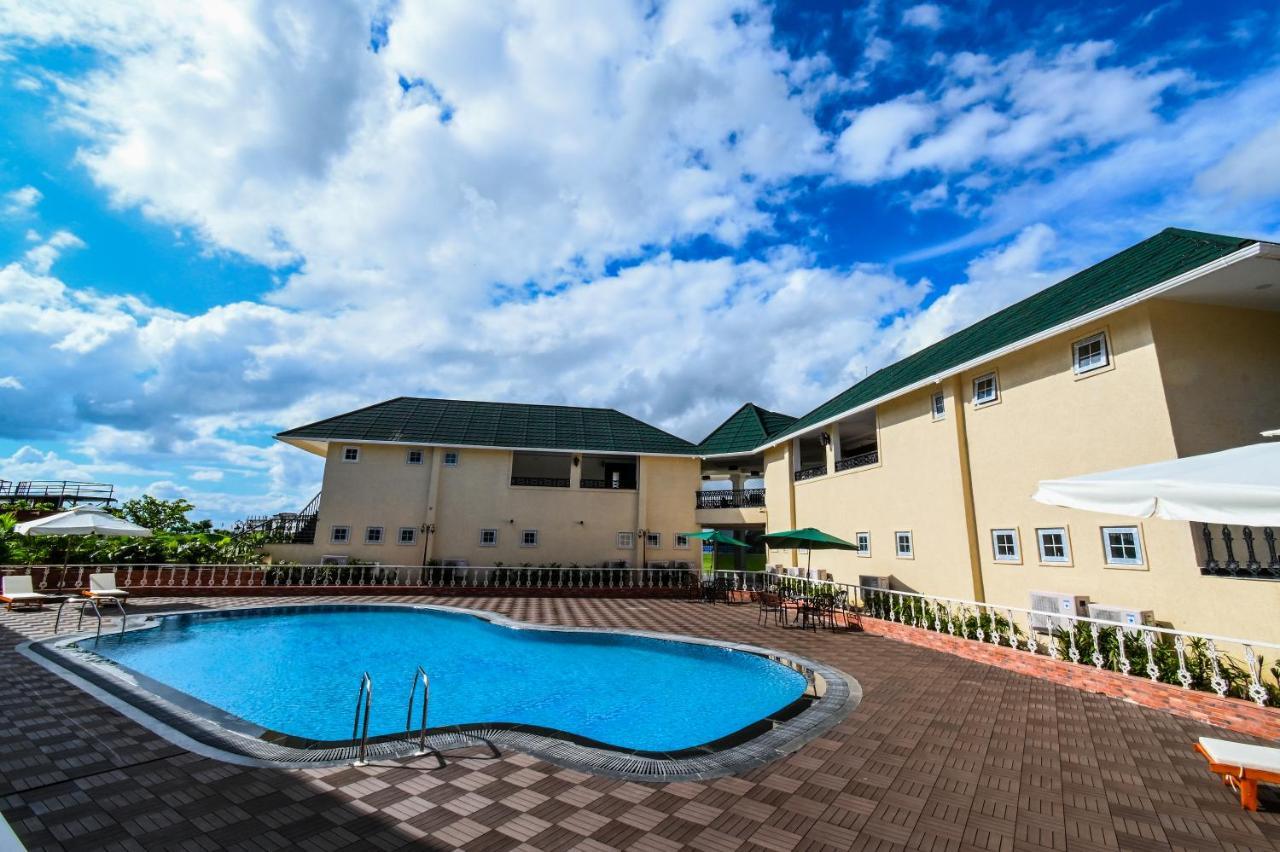 Faith Cricket Club & Resort ボーパール エクステリア 写真