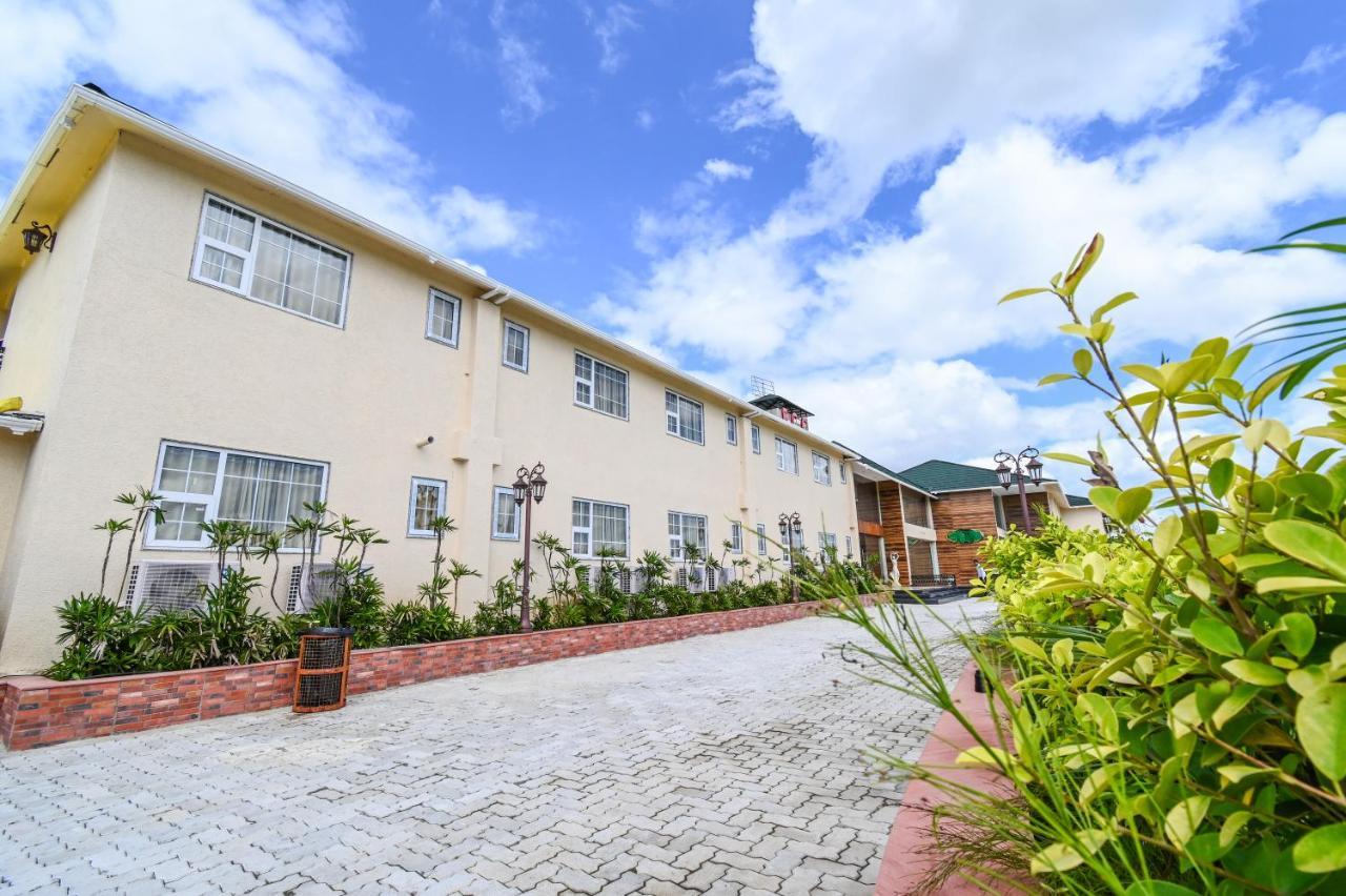 Faith Cricket Club & Resort ボーパール エクステリア 写真